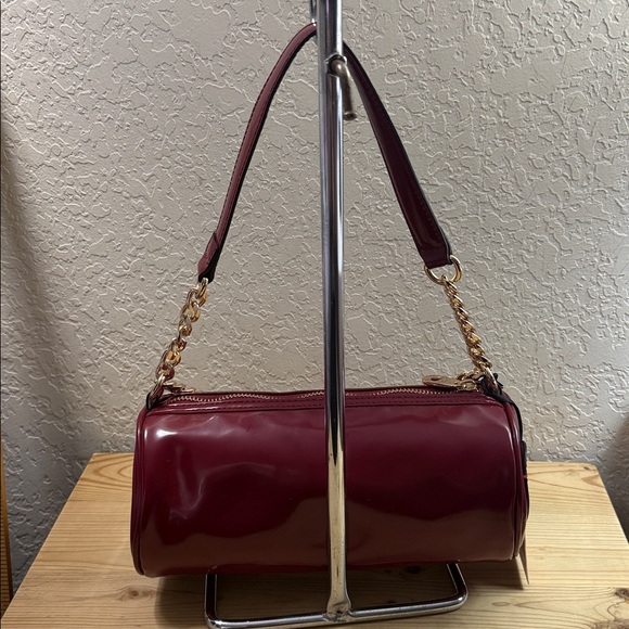 Juicy Couture Burgundy Shoulder Bag with Gold Chain - Picture 6 of 10